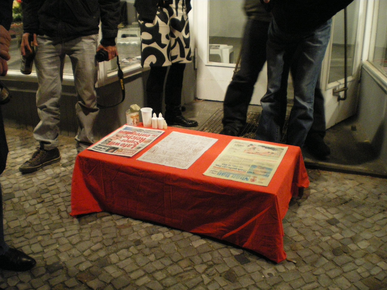 Photographic documentation of RYLLEGA Berlin (Performance by Nguyen Anh Tuan, 19 September 2008)